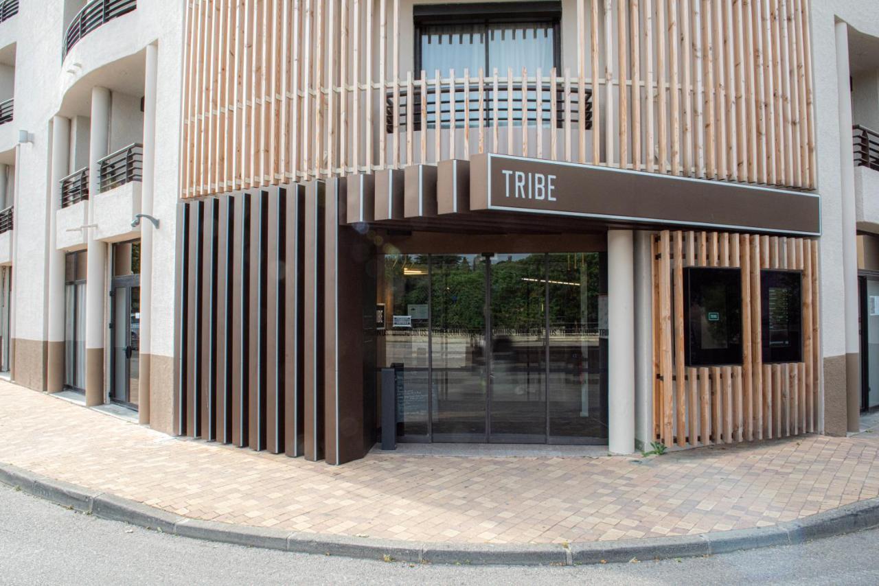 Tribe 4*